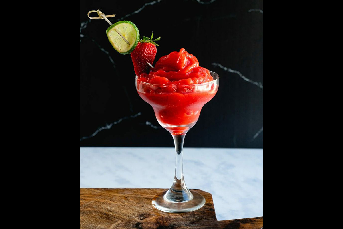 Strawberry Daiquiri (Classic/Frozen)